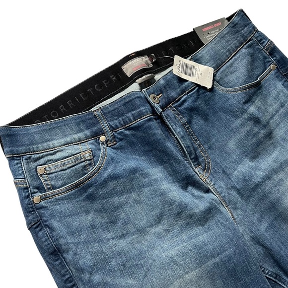 Torrid Bombshell Skinny Jeans 20XS Extra Short High Rise NWT - Picture 2 of 7